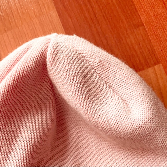 NWOT The North Face Pink Beanie - Picture 3 of 9